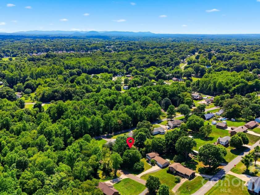3315 23rd Street, Hickory, NC 28601.  MLS# CAR4394683, YatesRealty ID 31370. 