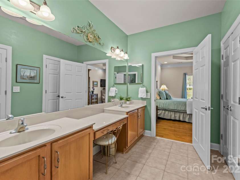 3270 Abbey Walk Lane, Matthews, NC 28105.  MLS# CAR4288401, YatesRealty ID 31371. 