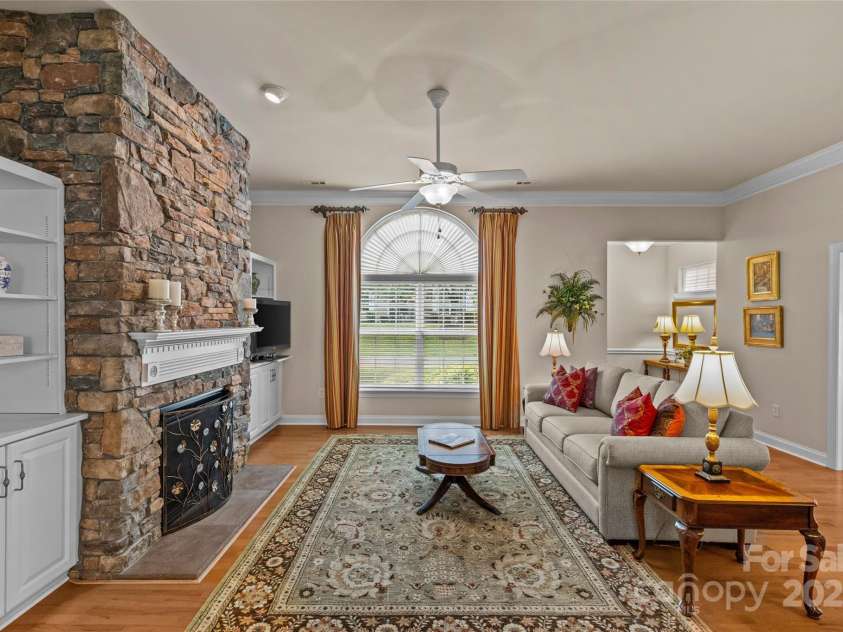 3270 Abbey Walk Lane, Matthews, NC 28105.  MLS# CAR4288401, YatesRealty ID 31371. Floor to ceiling windows