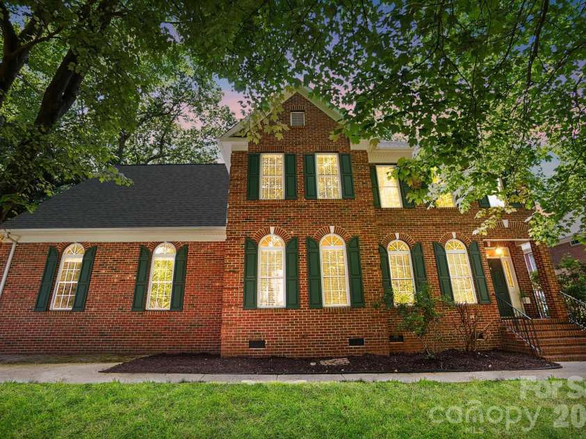 7126 Weddington Brook Drive, Matthews, NC 28104.  MLS# CAR4380295, YatesRealty ID 31371. 