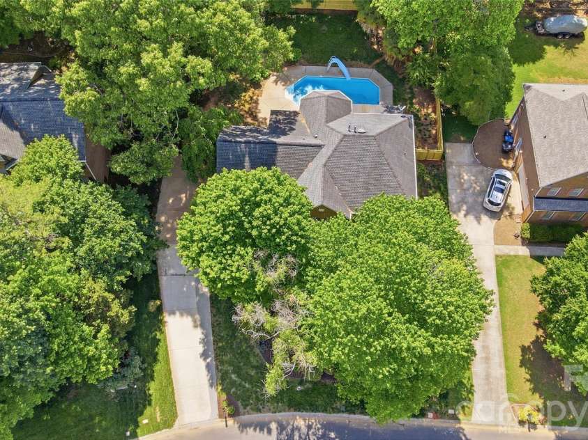7126 Weddington Brook Drive, Matthews, NC 28104.  MLS# CAR4380295, YatesRealty ID 31371. 