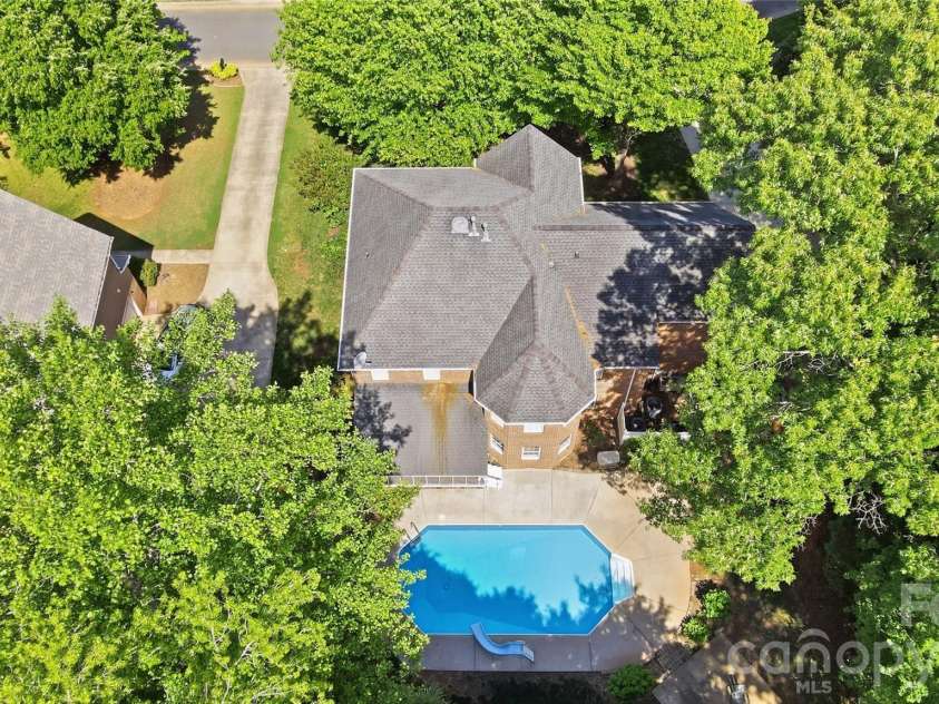 7126 Weddington Brook Drive, Matthews, NC 28104.  MLS# CAR4380295, YatesRealty ID 31371. 