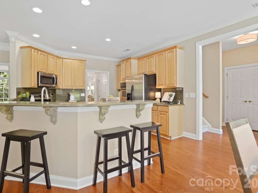 7126 Weddington Brook Drive, Matthews, NC 28104.  MLS# CAR4380295, YatesRealty ID 31371. 