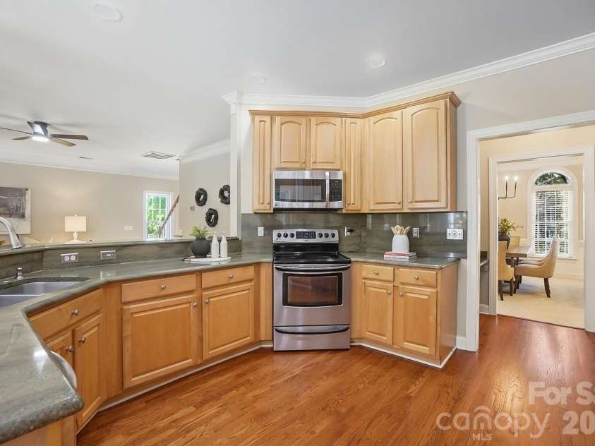 7126 Weddington Brook Drive, Matthews, NC 28104.  MLS# CAR4380295, YatesRealty ID 31371. 