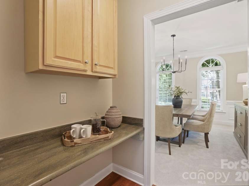 7126 Weddington Brook Drive, Matthews, NC 28104.  MLS# CAR4380295, YatesRealty ID 31371. 