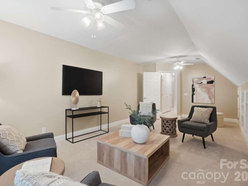 7126 Weddington Brook Drive, Matthews, NC 28104.  MLS# CAR4380295, YatesRealty ID 31371. 