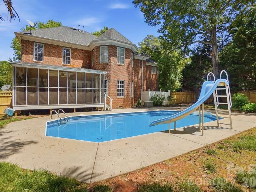 7126 Weddington Brook Drive, Matthews, NC 28104.  MLS# CAR4380295, YatesRealty ID 31371. 