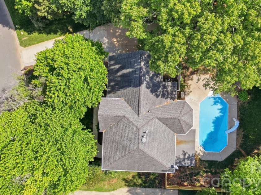 7126 Weddington Brook Drive, Matthews, NC 28104.  MLS# CAR4380295, YatesRealty ID 31371. 