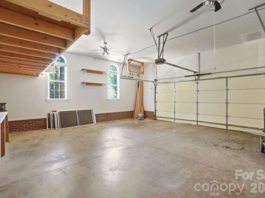 7126 Weddington Brook Drive, Matthews, NC 28104.  MLS# CAR4380295, YatesRealty ID 31371. 