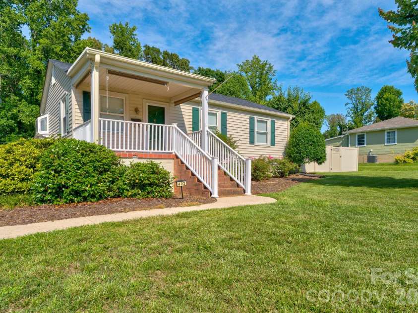 402 Houser Street, Cherryville, NC 28021.  MLS# CAR4393371, YatesRealty ID 31372. 