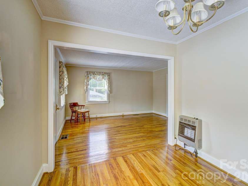 402 Houser Street, Cherryville, NC 28021.  MLS# CAR4393371, YatesRealty ID 31372. 