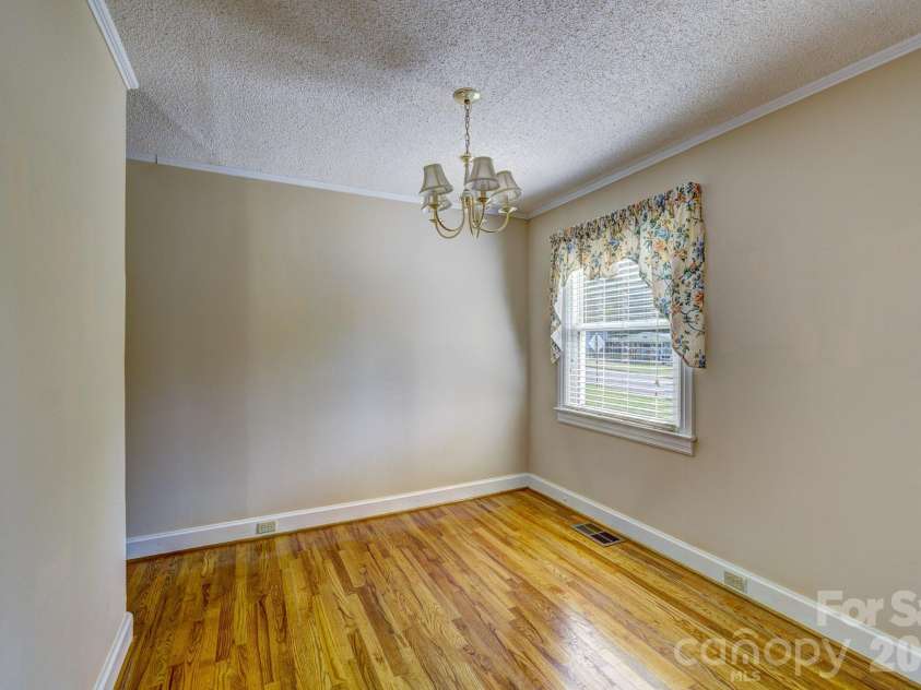 402 Houser Street, Cherryville, NC 28021.  MLS# CAR4393371, YatesRealty ID 31372. 