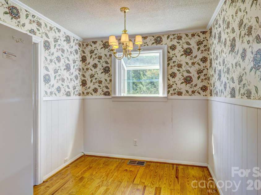 402 Houser Street, Cherryville, NC 28021.  MLS# CAR4393371, YatesRealty ID 31372. 