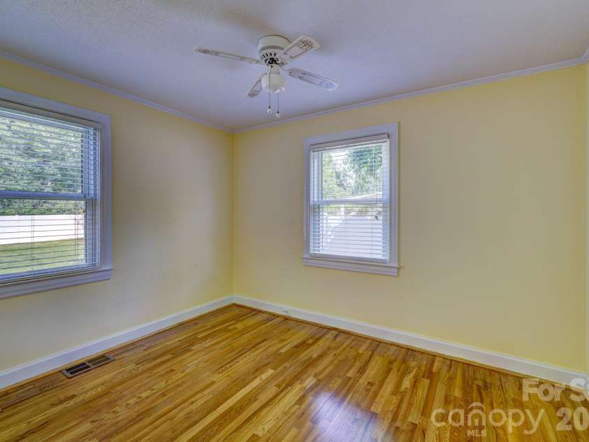 402 Houser Street, Cherryville, NC 28021.  MLS# CAR4393371, YatesRealty ID 31372. 