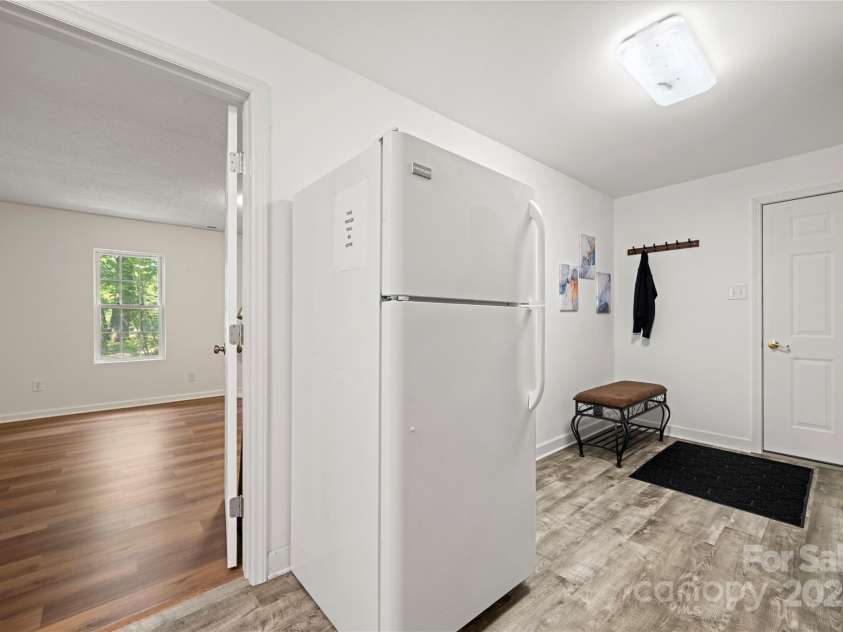 725 Plantation Road, Lancaster, SC 29720.  MLS# CAR4278897, YatesRealty ID 31372. 