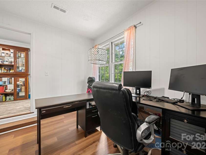 725 Plantation Road, Lancaster, SC 29720.  MLS# CAR4278897, YatesRealty ID 31372. 