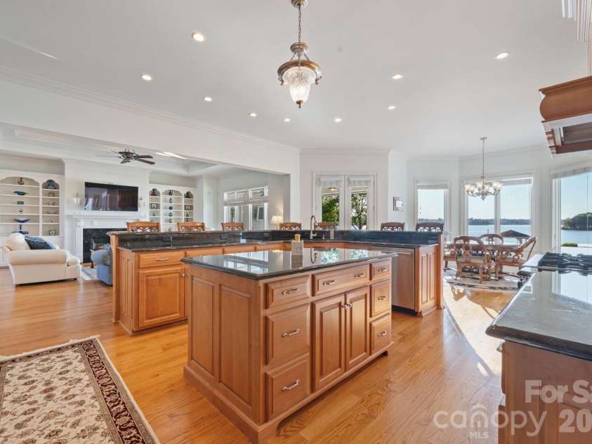 2477 Peninsula Shores Court, Denver, NC 28037.  MLS# CAR4390054, YatesRealty ID 31373. Kitchen (Open Concept)