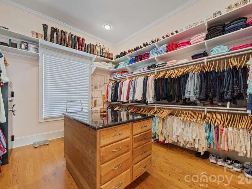 2477 Peninsula Shores Court, Denver, NC 28037.  MLS# CAR4390054, YatesRealty ID 31373. Primary closet (Main level)