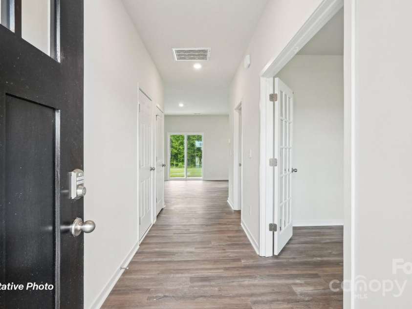 5244 Reedy Ridge Road, Charlotte, NC 28215.  MLS# CAR4269019, YatesRealty ID 31373. 