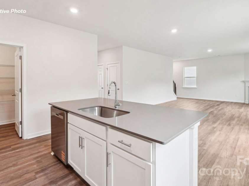 5244 Reedy Ridge Road, Charlotte, NC 28215.  MLS# CAR4269019, YatesRealty ID 31373. 