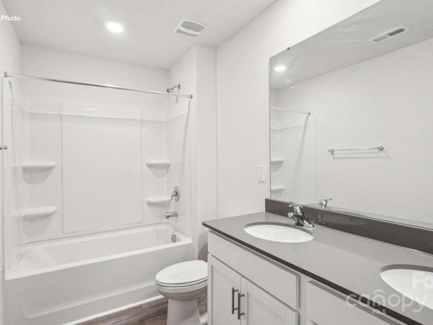5244 Reedy Ridge Road, Charlotte, NC 28215.  MLS# CAR4269019, YatesRealty ID 31373. 