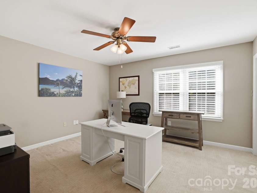 4612 Deanscroft Drive, Charlotte, NC 28226.  MLS# CAR4389186, YatesRealty ID 31374. 