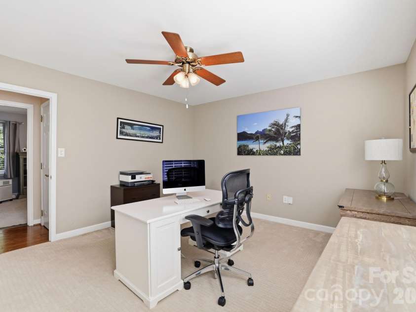 4612 Deanscroft Drive, Charlotte, NC 28226.  MLS# CAR4389186, YatesRealty ID 31374. 