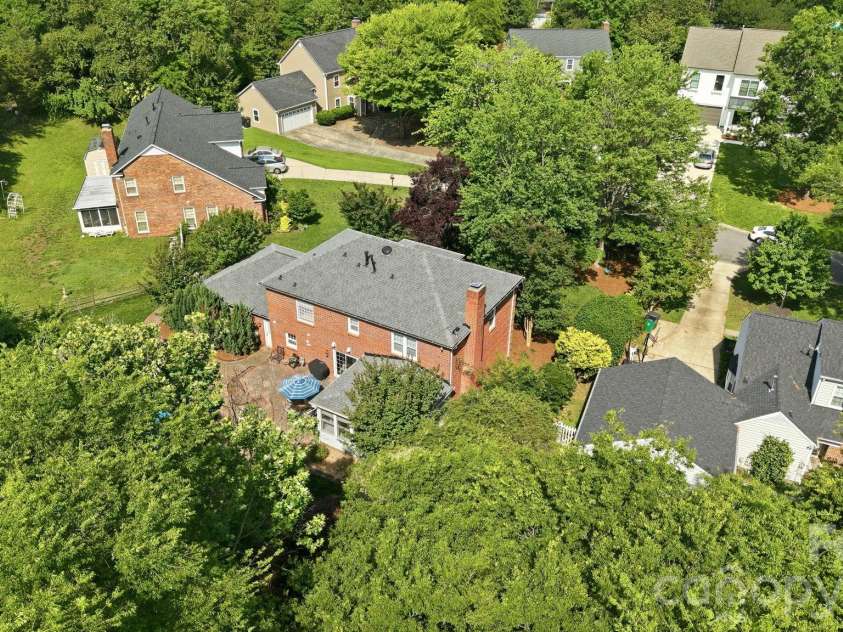 4612 Deanscroft Drive, Charlotte, NC 28226.  MLS# CAR4389186, YatesRealty ID 31374. 