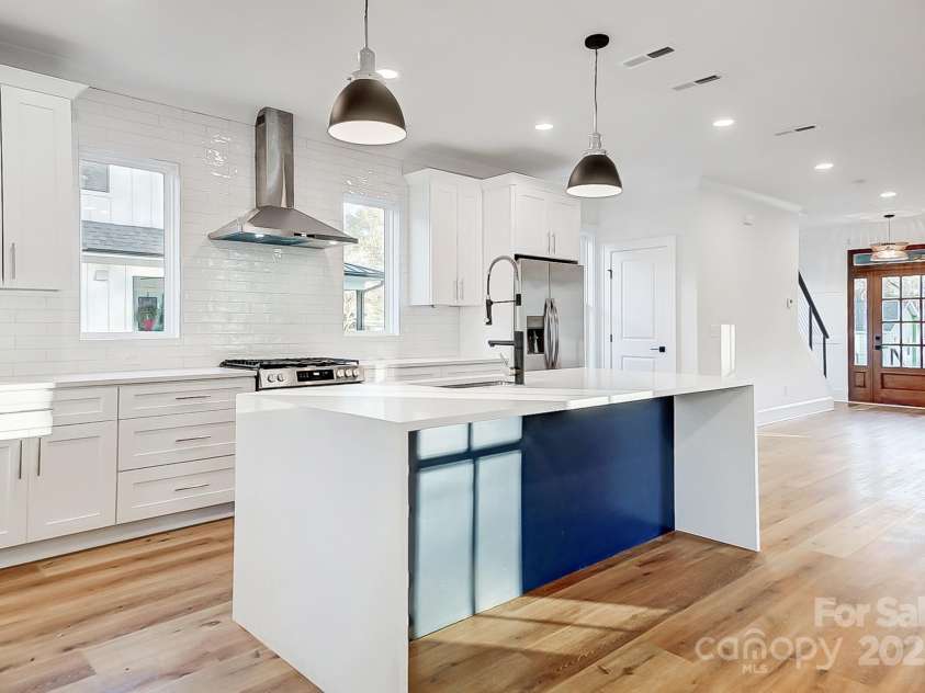 901 Edgemont Avenue, Belmont, NC 28012.  MLS# CAR4204601, YatesRealty ID 31374. 