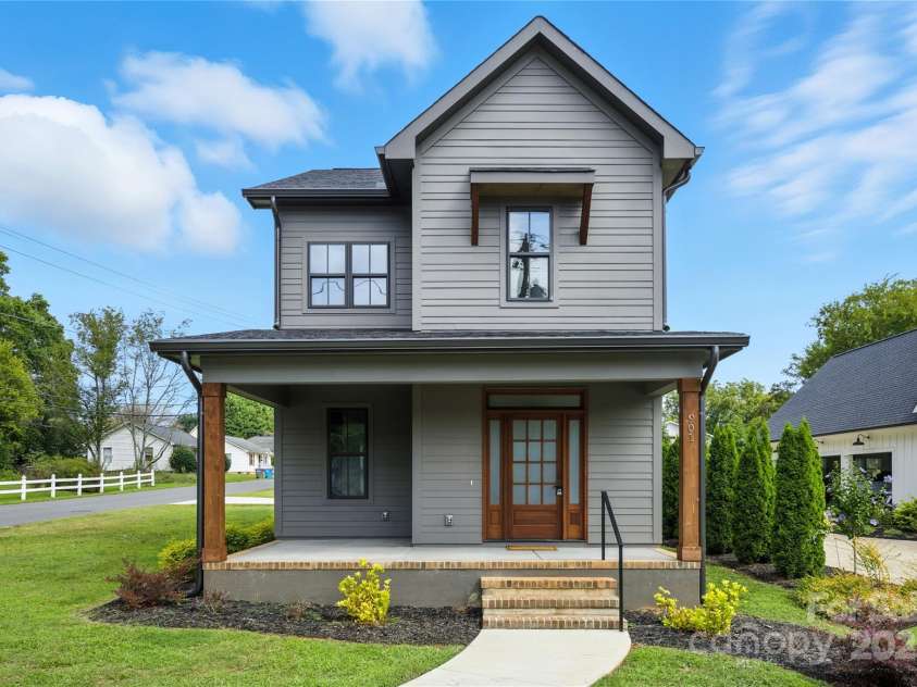 901 Edgemont Avenue, Belmont, NC 28012.  MLS# CAR4204601, YatesRealty ID 31374. 