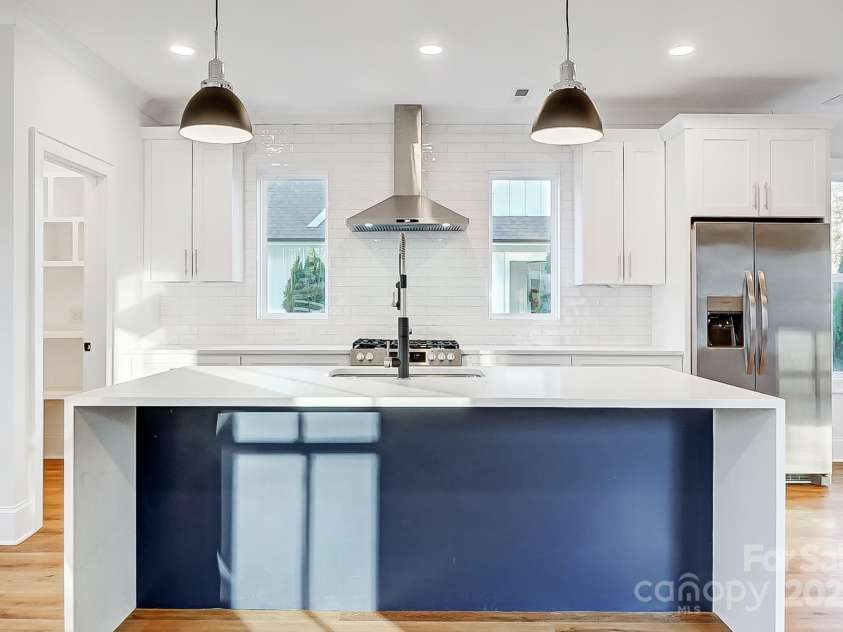 901 Edgemont Avenue, Belmont, NC 28012.  MLS# CAR4204601, YatesRealty ID 31374. 