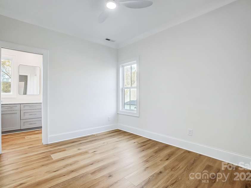 901 Edgemont Avenue, Belmont, NC 28012.  MLS# CAR4204601, YatesRealty ID 31374. Bedroom 3