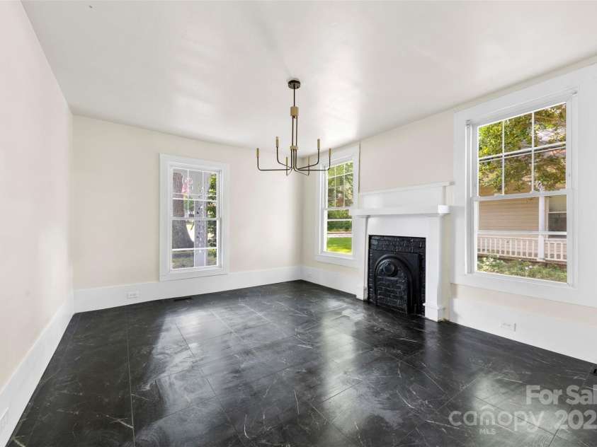 522 Alexander Street, Statesville, NC 28677.  MLS# CAR4279666, YatesRealty ID 31375. 