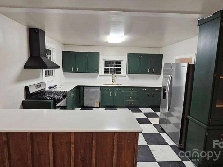 522 Alexander Street, Statesville, NC 28677.  MLS# CAR4279666, YatesRealty ID 31375. 