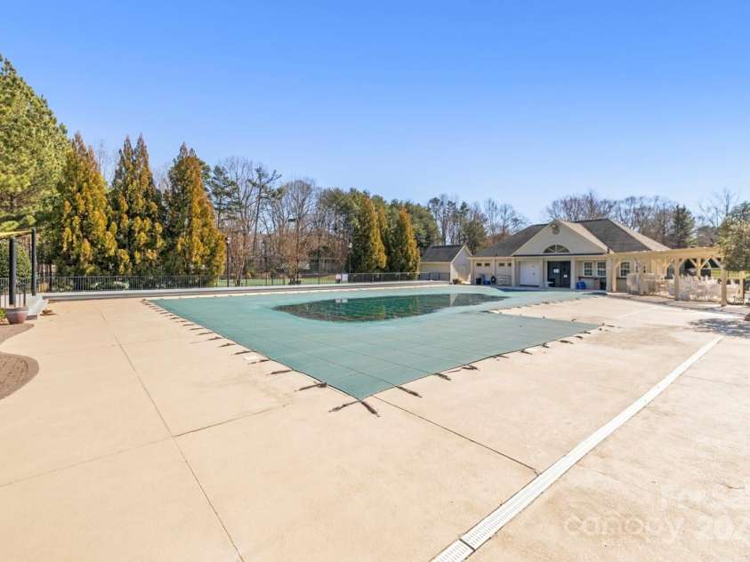 8802 Glenside Street, Huntersville, NC 28078.  MLS# CAR4225833, YatesRealty ID 31376. Neighborhood pool.