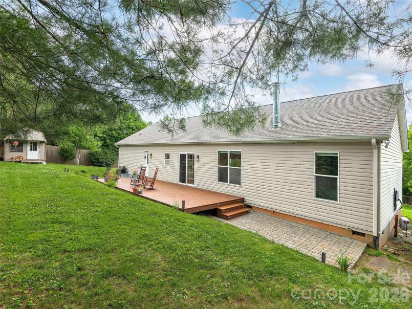9 Cedar Hill Road, Asheville, NC 28806.  MLS# CAR4393042, YatesRealty ID 31377. 