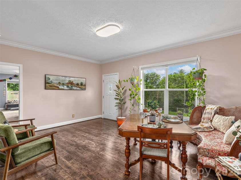 9 Cedar Hill Road, Asheville, NC 28806.  MLS# CAR4393042, YatesRealty ID 31377. 