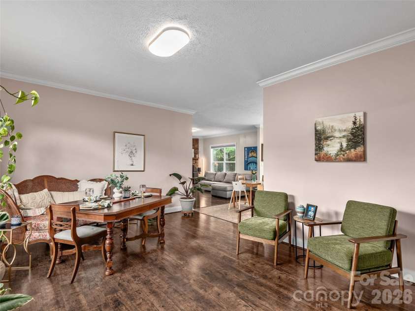 9 Cedar Hill Road, Asheville, NC 28806.  MLS# CAR4393042, YatesRealty ID 31377. 