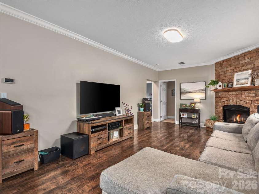 9 Cedar Hill Road, Asheville, NC 28806.  MLS# CAR4393042, YatesRealty ID 31377. 