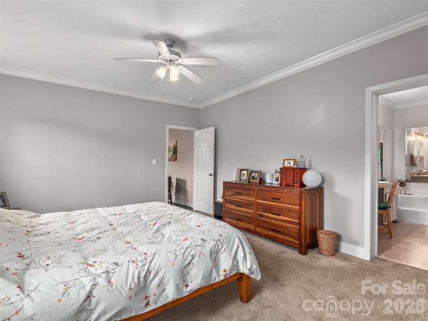 9 Cedar Hill Road, Asheville, NC 28806.  MLS# CAR4393042, YatesRealty ID 31377. 