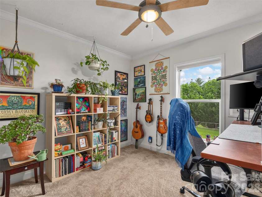 9 Cedar Hill Road, Asheville, NC 28806.  MLS# CAR4393042, YatesRealty ID 31377. 