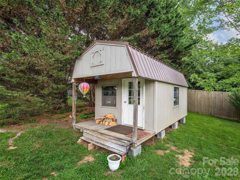 9 Cedar Hill Road, Asheville, NC 28806.  MLS# CAR4393042, YatesRealty ID 31377. 