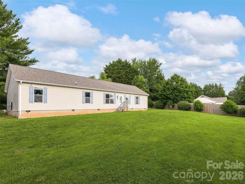 9 Cedar Hill Road, Asheville, NC 28806.  MLS# CAR4393042, YatesRealty ID 31377. 