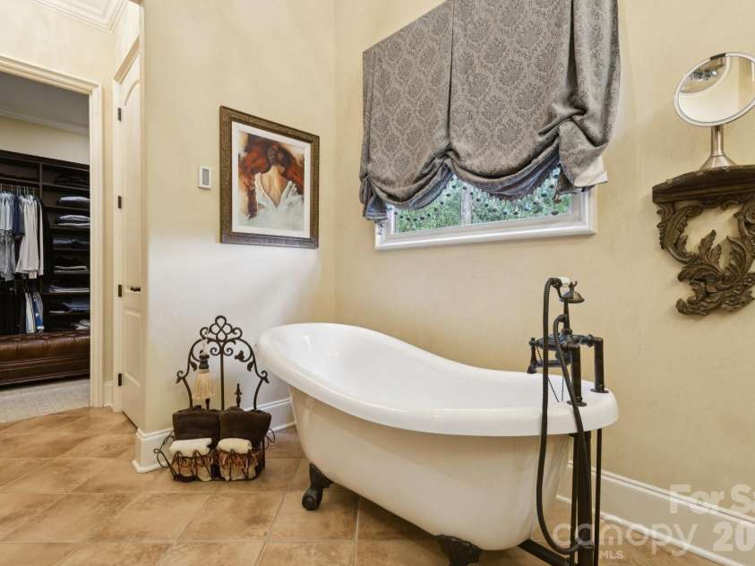 2900 Cutter Court, Waxhaw, NC 28173.  MLS# CAR4392971, YatesRealty ID 31378. 