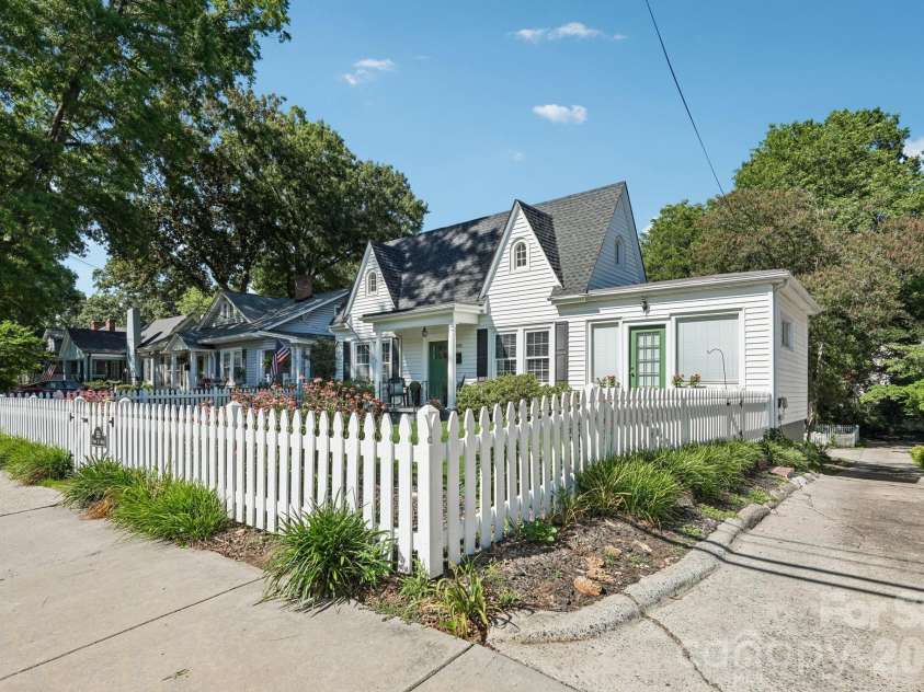 355 Union Street, Concord, NC 28025.  MLS# CAR4389819, YatesRealty ID 31379. 