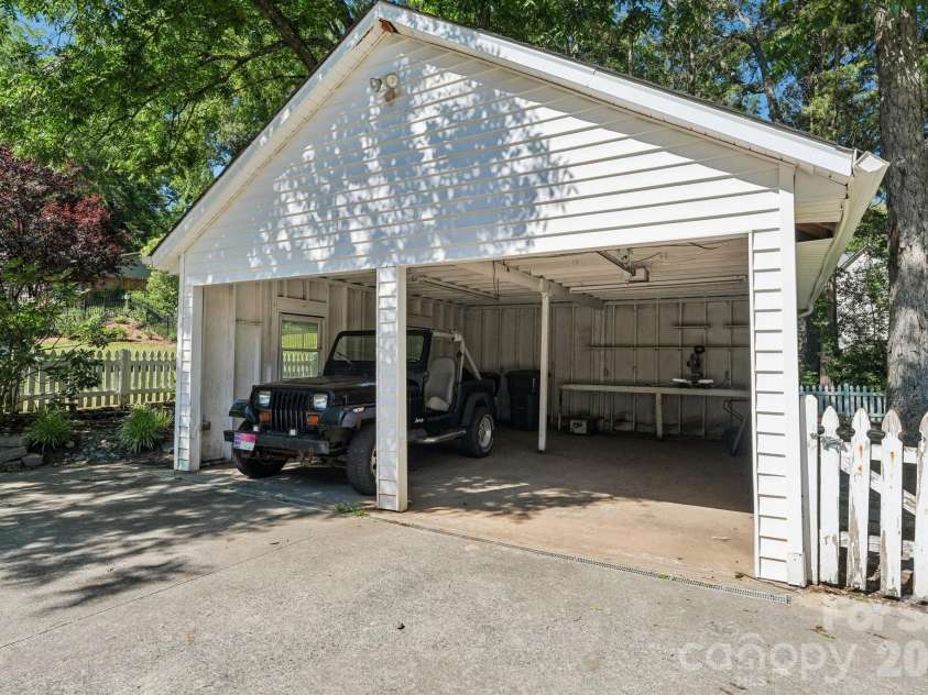 355 Union Street, Concord, NC 28025.  MLS# CAR4389819, YatesRealty ID 31379. 