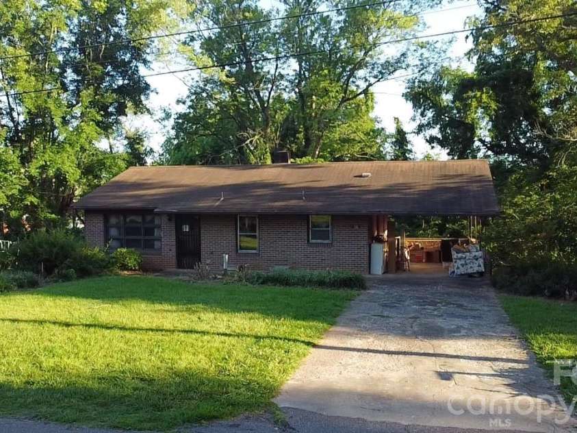 107 Conley Street, Morganton, NC 28655.  MLS# CAR4392726, YatesRealty ID 31380. 