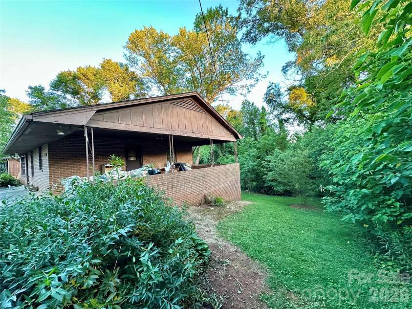 107 Conley Street, Morganton, NC 28655.  MLS# CAR4392726, YatesRealty ID 31380. 