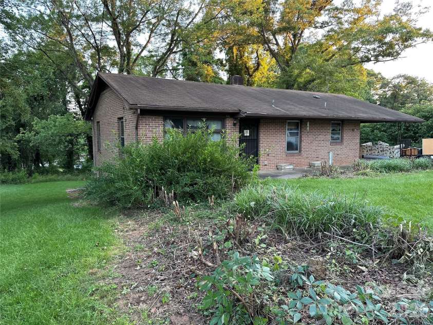 107 Conley Street, Morganton, NC 28655.  MLS# CAR4392726, YatesRealty ID 31380. 