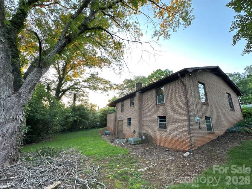 107 Conley Street, Morganton, NC 28655.  MLS# CAR4392726, YatesRealty ID 31380. 